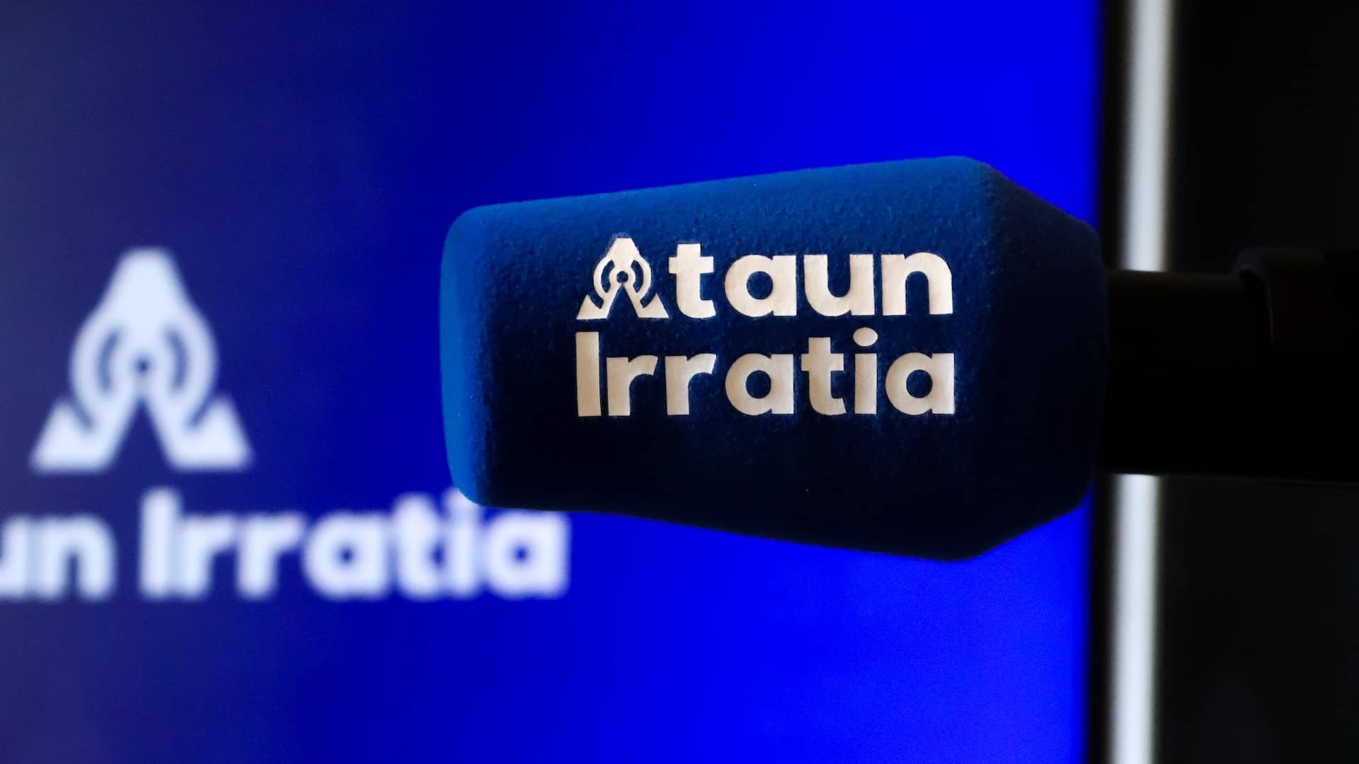 Ataun Irratiaren 11 urteko ibilbidea ospatu dugu hilabeteroko tertulian